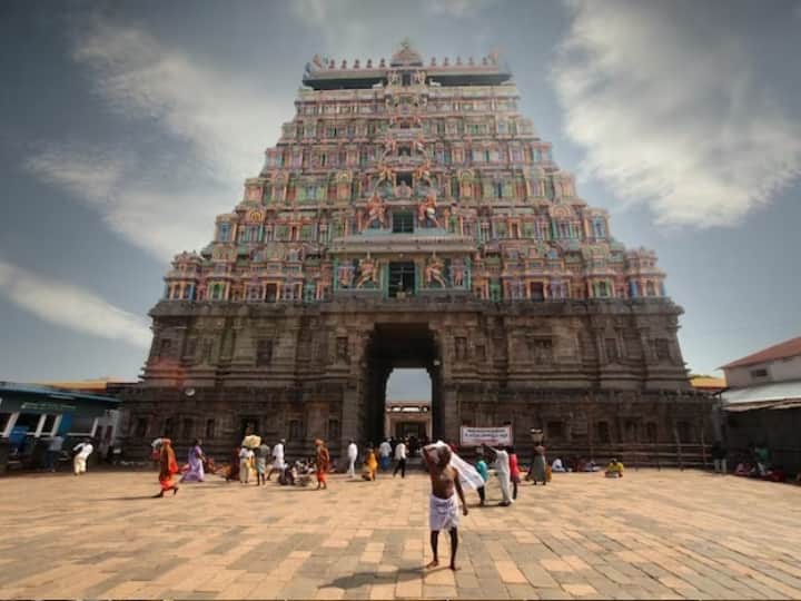 इस भारत गौरव टूरिस्ट ट्रेन को इंदौर के अलावा देवास, उज्जैन, शुजालपुर, सीहोर, रानी कमलापति, इटारसी और नागपुर से ट्रेन पर बोर्डिंग और डी बोर्डिंग कर सकते हैं. इस पैकेज की शुरुआत 5 मार्च 2024 से होगी.