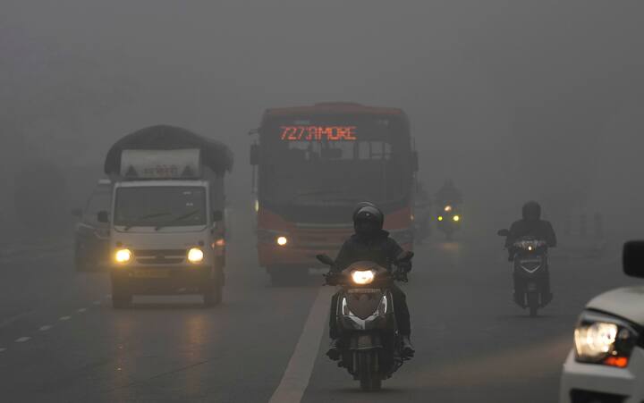 मौसम विज्ञान विभाग ने दिल्ली और आसपास के इलाकों में दिन के लिए घने कोहरे का ‘ऑरेंज अलर्ट’ जारी किया था. फाइल फोटो