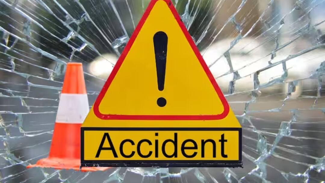 Bhandara Accident News one female dead police marathi news भंडाऱ्यात भरधाव टिप्परची दुचाकीला धडक, गरोदर महिलेचा मृत्यू