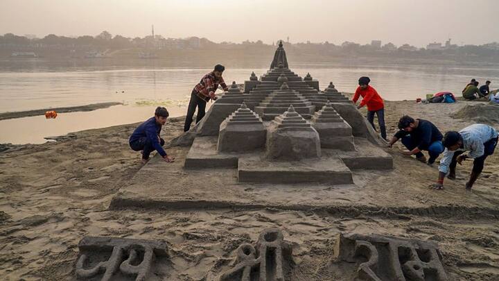आशीष के मुताबिक राम मंदिर की निर्माण तकनीक और इंजीनियरिंग सटीक है. बाहरी तापमान के प्रभाव को कम करने के लिए नींव में सेल्फ-कॉम्पैक्ट कंकरीट का प्रयोग किया गया है. राम मंदिर की डिजाइन 6.5 तीव्रता के भूकंप को सहन करने में सक्षम है.