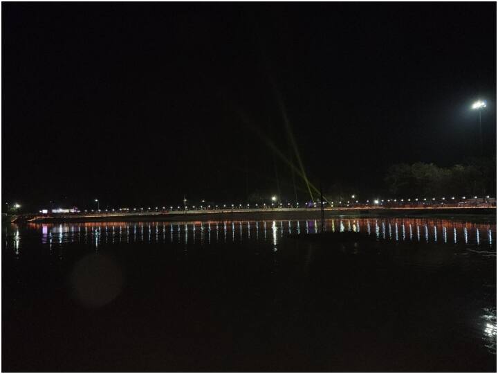 जिला और निगम प्रशासन ने दीपोत्सव का आयोजन किया था और इस आयोजन में बस्तरवासियों ने स्वेच्छा से दीए, बाती और तेल भी दान किए.