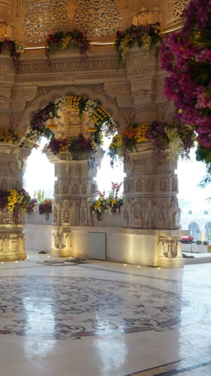 மின் விளக்குகளால் ஜொலிக்கும் அயோத்தி ராமர் கோவில்!