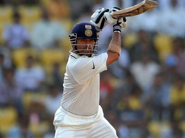 IND vs ENG: भारत और इंग्लैंड के बीच 25 जनवरी से टेस्ट सीरीज शुरू हो रही है. इससे पहले जानिए दोनों टीमों के बीच टेस्ट क्रिकेट में सबसे ज्यादा रन जड़ने वाले 5 बल्लेबाज कौन-कौन हैं...