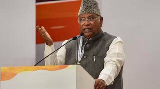 Mallikarjun Kharge : 'ਇਕ ਵਿਅਕਤੀ ਨੇ ਪੂਰੇ ਰੱਬ ‘ਤੇ ਕਬਜ਼ਾ ਕਰ ਲਿਆ', ਪ੍ਰਾਣ ਪ੍ਰਤੀਸ਼ਠਾ ਨੂੰ ਲੈਕੇ ਮਲਿੱਕਾਰਜੁਨ ਖੜਗੇ ਨੇ PM ਮੋਦੀ ‘ਤੇ ਸਾਧਿਆ ਨਿਸ਼ਾਨਾ