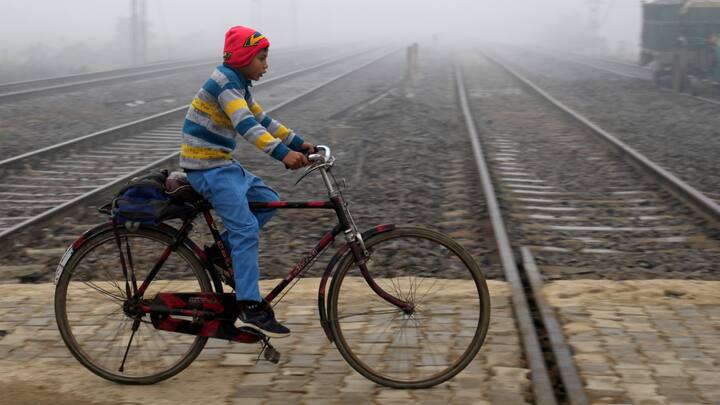 24 जनवरी की सुबह तक राजस्थान और मध्य प्रदेश के अलग-अलग हिस्सों में रात/सुबह कुछ घंटों के लिए घने कोहरे की स्थिति बने रहने की संभावना है.''