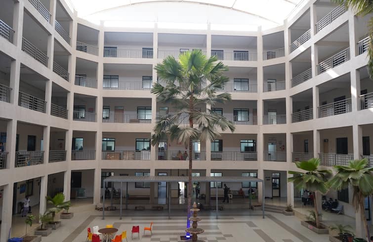 PSM Multi Superspeciality Hospital in Kalol will be treated for free for 10 days Gandhinagar: અનોખી પહેલ! પ્રાણ પ્રતિષ્ઠાના અવસરે ગુજરાતની આ હોસ્પિટલમાં 10 દિવસ ફ્રીમાં થશે મોંઘાદાટ ઓપરેશન