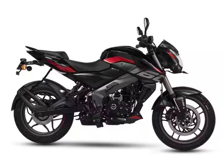 આ લિસ્ટમાં પહેલું નામ Bajaj Pulsar NS160 છે. તેને ખરીદવા માટે તમારે 1.23 લાખ રૂપિયાની એક્સ-શોરૂમ કિંમત ચૂકવવી પડશે. તેના માઈલેજ વિશે વાત કરીએ તો, કંપની 45 કિલોમીટર પ્રતિ લીટર સુધીની માઈલેજનો દાવો કરે છે.