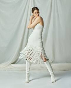 Kriti Sanon : కృతిసనన్ స్టన్నింగ్ ఫోటోషూట్..  వైట్​ డ్రెస్​లో క్యూట్ ఫోజులిచ్చిన హీరోయిన్