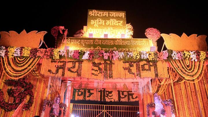 Temple Inaugurationমন্দিরের মূল তোরণ জুড়ে এখন আলোর রোশনাই। শেষ মুহূর্তের সাজসজ্জা তুঙ্গে। ব্যস্ততায় শ্বাস ফেলার সময় নেই নির্মাণ-শ্রমিকদের।