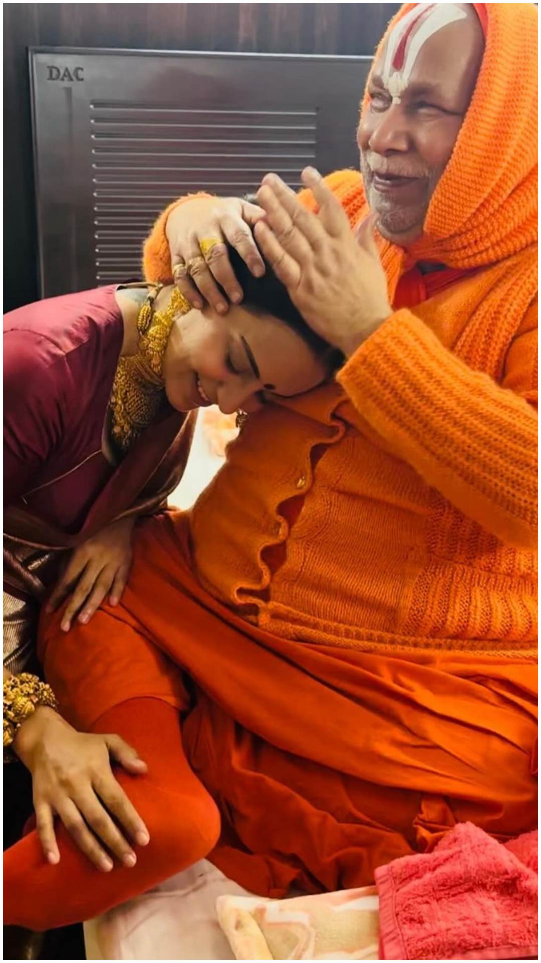 प्राण प्रतिष्ठा से पहले एक्ट्रेस ने आज
