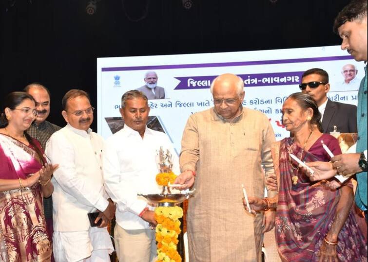 Chief Minister Bhupendra Patel attended various programs in Bhavnagar Bhavnagar: ભાવનગર જિલ્લાને મુખ્યમંત્રી ભૂપેન્દ્ર પટેલે આપી 575 કરોડના વિકાસ કામોની ભેટ