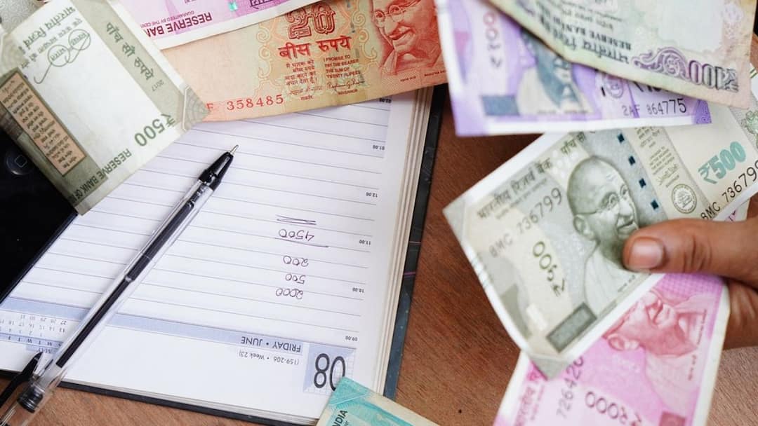 एक साल में कितनी बार निकाल सकते हैं पीएफ, ये नियम जान लें वर्ना पैसे अटक जाएंगे provident fund new rules change after covid advance money एक साल में कितनी बार निकाल सकते हैं पीएफ, ये नियम जान लें वर्ना पैसे अटक जाएंगे