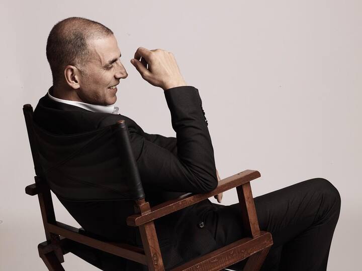 बता दें कि ‘आज’ में 10 सेकेंड का रोल निभाने के बाद अक्षय कुमार ने अपना नाम बदला और इंडस्ट्री में अक्षय कुमार बनकर फिल्म ‘सौगंध’ के जरिए एंट्री मारी. इस फिल्म से एक्टर बड़े पर्दे पर छा गए.