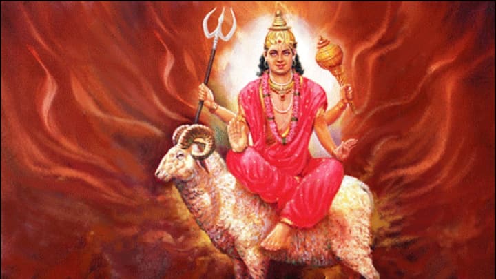 যদি মঙ্গল কুণ্ডলীতে দুর্বল থাকে তাহলে সেই ব্যক্তি সর্বদা কোনো না কোনো সমস্যায় পড়েন। কোনো ব্যক্তি কোনো দুর্ঘটনার শিকার হতে পারেন। এই ধরনের ব্যক্তিদের পারিবারিক জীবনে অনেক ধরনের সমস্যার সম্মুখীন হতে হয়।
