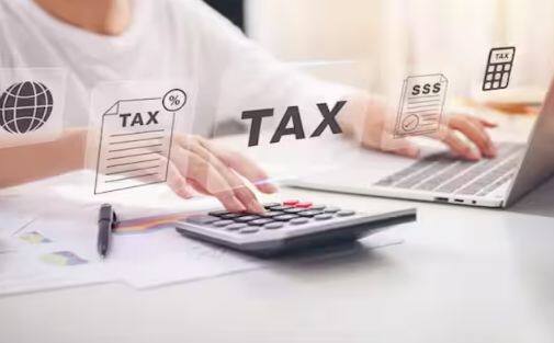 ਇਸ ਯੋਜਨਾ ਦੇ ਤਹਿਤ ਸਰਕਾਰ ਜਮ੍ਹਾ ਰਾਸ਼ੀ 'ਤੇ 7.7 ਫੀਸਦੀ ਦੀ ਮਿਸ਼ਰਿਤ ਵਿਆਜ ਦਰ ਦਾ ਲਾਭ ਦੇ ਰਹੀ ਹੈ।