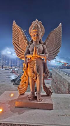 Ayodhya Ram Mandir: திறப்பு விழாவுக்கு தயாராகும் அயோத்தி ராமர் கோயில் - சமீபத்திய புகைப்படங்கள்!