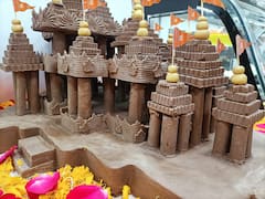 Amravati News: 55 किलो चॉकलेट पासून तयार केली  राममंदिराची प्रतिकृति; अमरावतीत बघ्यांची एकच गर्दी