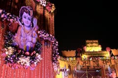 फूलों और रंग-बिरंगी रोशनी से जगमगाई रामनगरी, एक क्लिक में देखिए मंदिर से लेकर पूरी अयोध्या की ताजा तस्वीरें