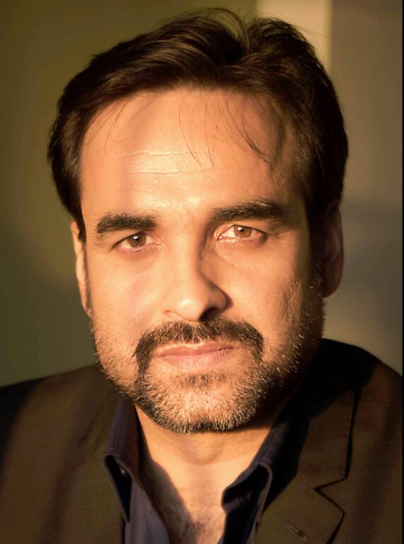 पंकज त्रिपाठी ओटीटी की दुनिया में छाए हुए हैं. वो कई हिट सीरीज में नजर आ चुके हैं. न्यूज 18 के मुताबिक एक्टर हर एक एपिसोड के लिए करीब 10 करोड़ रुपये वसूलते हैं.