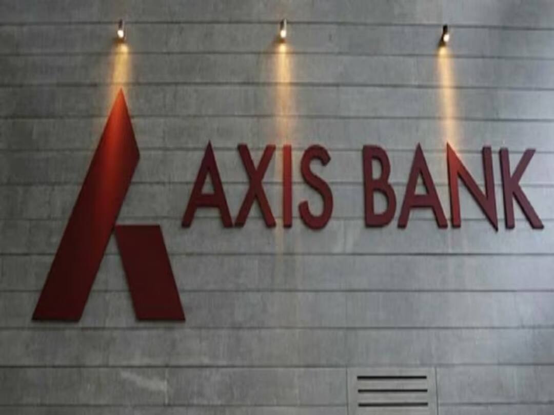 Axis Bank ના ક્રેડિટ કાર્ડ યુઝર્સ સાથે થઈ રહ્યો છે ફ્રોડ! ખરીદી કર્યા વગ જ ટ્રાન્ઝેક્શન થઈ રહ્યા છે, જાણો કેવી રીતે કાર્ડ બંધ કરાવશો Fraud with Axis Bank credit card users! Transactions are happening without purchases Axis Bank ના ક્રેડિટ કાર્ડ યુઝર્સ સાથે થઈ રહ્યો છે ફ્રોડ! ખરીદી કર્યા વગ જ ટ્રાન્ઝેક્શન થઈ રહ્યા છે, જાણો કેવી રીતે કાર્ડ બંધ કરાવશો