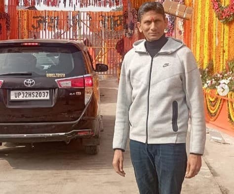 cricketer-venkatesh-prasad arrives-ayodhya-for-pran-pratishtha Ram Mandir: અયોધ્યા પહોંચ્યા સ્ટાર ક્રિકેટર, કુંબલેને ફેન્સે ઘેરી લીધો, જુઓ વીડિયો