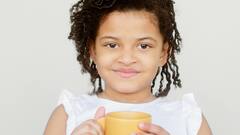 Children Health : लहान मुलांना चहा-कॉफी देत आहात? आधी हे वाचा!