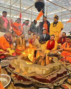 Kangana Ranaut Meets Guru Rambhadracharya In Ayodhya Ahead Of Ram Mandir Consecration