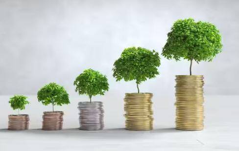 NSC ਕੈਲਕੁਲੇਟਰ ਦੇ ਅਨੁਸਾਰ, ਜੇਕਰ ਕੋਈ ਵਿਅਕਤੀ ਇਸ ਯੋਜਨਾ ਵਿੱਚ 10 ਲੱਖ ਰੁਪਏ ਦਾ ਨਿਵੇਸ਼ ਕਰਦਾ ਹੈ, ਤਾਂ ਉਸਨੂੰ 5 ਸਾਲਾਂ ਦੀ ਮਿਆਦ ਦੇ ਬਾਅਦ ਪਰਿਪੱਕਤਾ 'ਤੇ 14.49 ਲੱਖ ਰੁਪਏ ਮਿਲਣਗੇ। ਇਸ ਵਿੱਚ 4.49 ਲੱਖ ਰੁਪਏ ਵਿਆਜ ਵਜੋਂ ਦਿੱਤੇ ਜਾਣਗੇ।