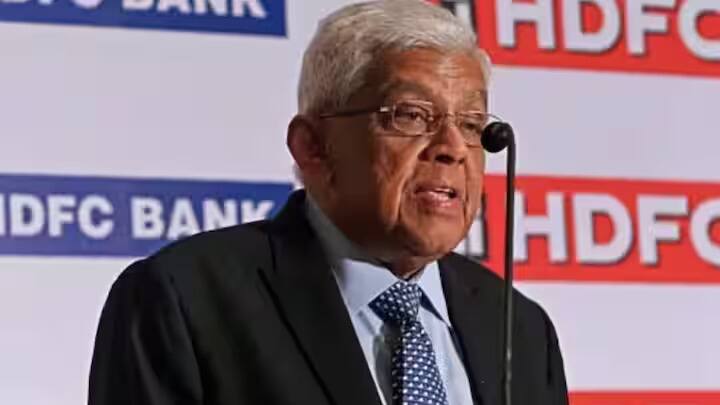 HDFC બેંકના પૂર્વ ચેરમેન દીપક પરીખ પણ અયોધ્યા આવી શકે છે.