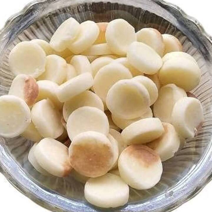 ਯਾਦਦਾਸ਼ਤ ਵਧਾਉਣ ਲਈ ਨਾਰੀਅਲ ਚੰਗਾ ਮੰਨਿਆ ਜਾਂਦਾ ਹੈ। ਹਰ ਰੋਜ਼ ਬਦਾਮ, ਅਖਰੋਟ ਅਤੇ ਚੀਨੀ ਕੈਂਡੀ ਦੇ ਨਾਲ ਨਾਰੀਅਲ ਮਿਲਾ ਕੇ ਖਾਣ ਨਾਲ ਯਾਦਦਾਸ਼ਤ ਨੂੰ ਵਧਾਇਆ ਜਾ ਸਕਦਾ ਹੈ।