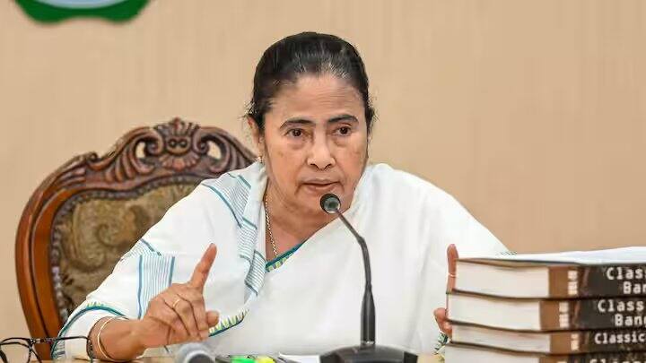 પશ્ચિમ બંગાળના મુખ્યમંત્રી મમતા બેનર્જી પણ રામ લલ્લાના અભિષેક કાર્યક્રમમાં હાજરી આપશે નહીં. તેણીએ તાજેતરમાં જાહેરાત કરી હતી કે 22 જાન્યુઆરીએ તે સદભાવ રેલી કાઢશે, જેની થીમ 'બધા ધર્મો સમાન છે' હશે.