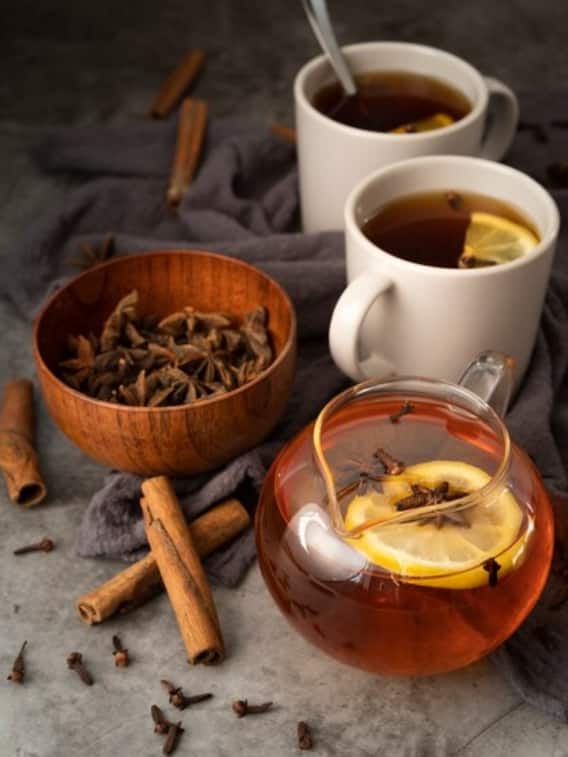 सर्दियों में खांसी कफ होगी दूर, ऐसे बनाएं काली मिर्च और लौंग की चाय