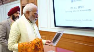 Suryoday Yojana: ਅਯੁੱਧਿਆ ਤੋਂ ਪਰਤਣ ਤੋਂ ਬਾਅਦ PM ਮੋਦੀ ਨੇ ਪ੍ਰਧਾਨ ਮੰਤਰੀ ਸੂਰਯੋਦਿਆ ਯੋਜਨਾ ਦਾ ਕੀਤਾ ਐਲਾਨ, 1 ਕਰੋੜ ਘਰਾਂ ‘ਤੇ ਲੱਗੇਗਾ ਰੂਫਟਾਪ ਸੋਲਰ