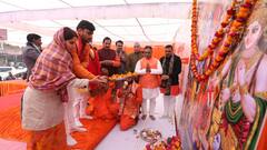 In Pics: प्राण प्रतिष्ठा के के दिन अय्यप्पा मंदिर पहुंचे बीजेपी नेता नीरज सिंह, परिवार के साथ किए दर्शन