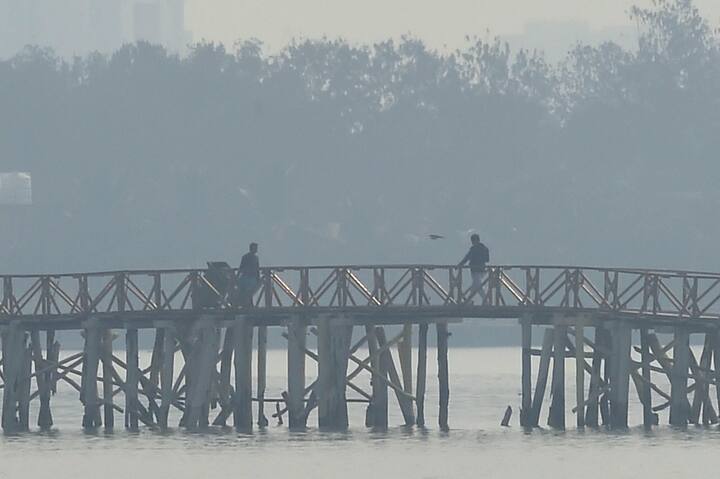 इसके अलावा भीलवाड़ा में चार डिग्री, अंता (बारां) में 4.4 डिग्री, सीकर में 4.5 डिग्री, गंगानगर में पांच डिग्री, चित्तौड़गढ़ और बीकानेर में 5.5 डिग्री दर्ज किया गया. (प्रतीकात्मक तस्वीर)