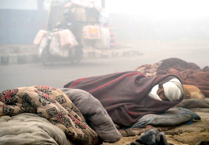 राज्य के कई अन्य हिस्सों में शीतलहर की स्थिति बनी रही. मौसम विभाग के अनुसार बीते चौबीस घंटे में न्यूनतम तापमान करौली में 3.3 डिग्री, पिलानी में 3.6 डिग्री रहा. (प्रतीकात्मक तस्वीर)
