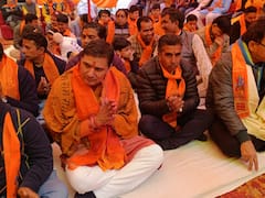 Ram Mandir Opening: प्रभुराम की भक्ति से दिल्ली भी सराबोर, नेताओं ने मंदिरों में की पूजा-पाठ