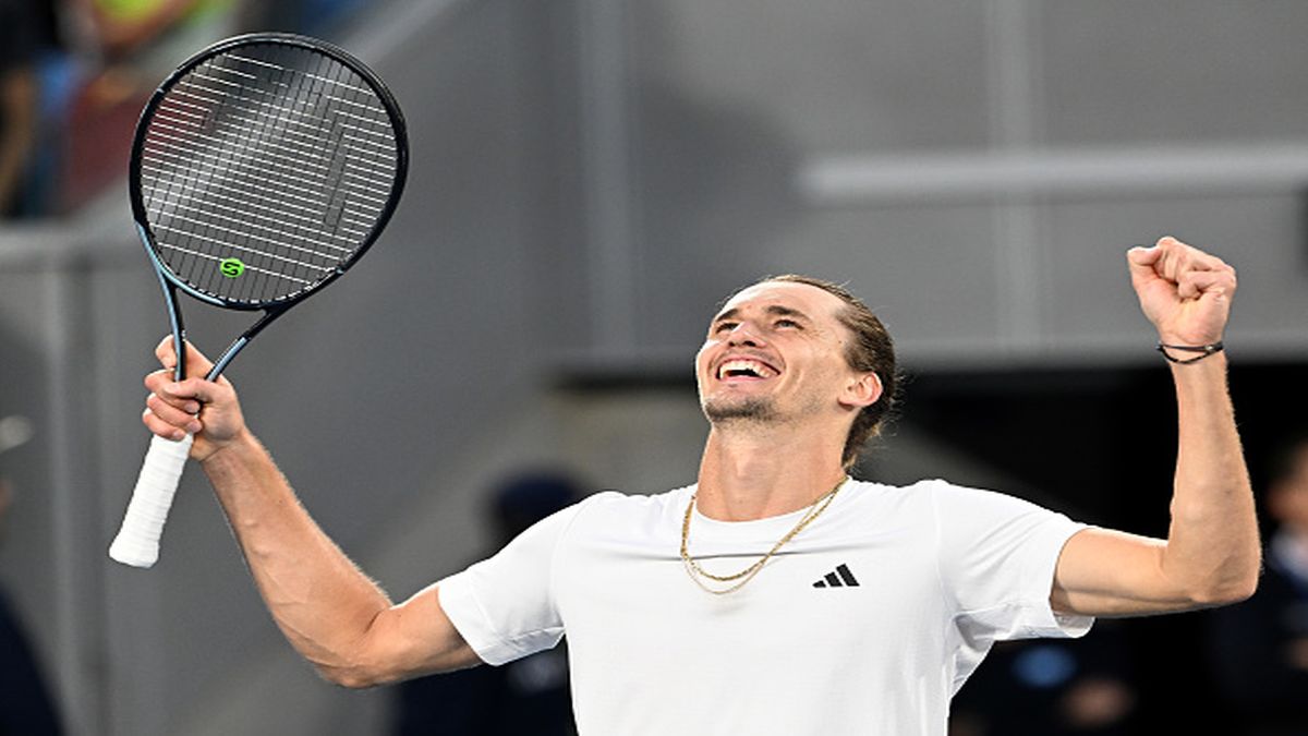 Australian Open 2024 Alexander Zverev Sings Happy Birthday Song Father   913cbdcd3ada41738d37a66ef60ff61f1705932029917625 Original 