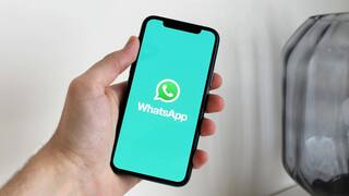 WhatsApp New Feature: বন্ধু পাশে থাকলেই হোয়াটসঅ্যাপ থেকে সরাসরি পাঠাতে পারবেন ছবি-ভিডিও-অডিও, আসছে ব্লুটুথ শেয়ারিংয়ের মতো ফিচার