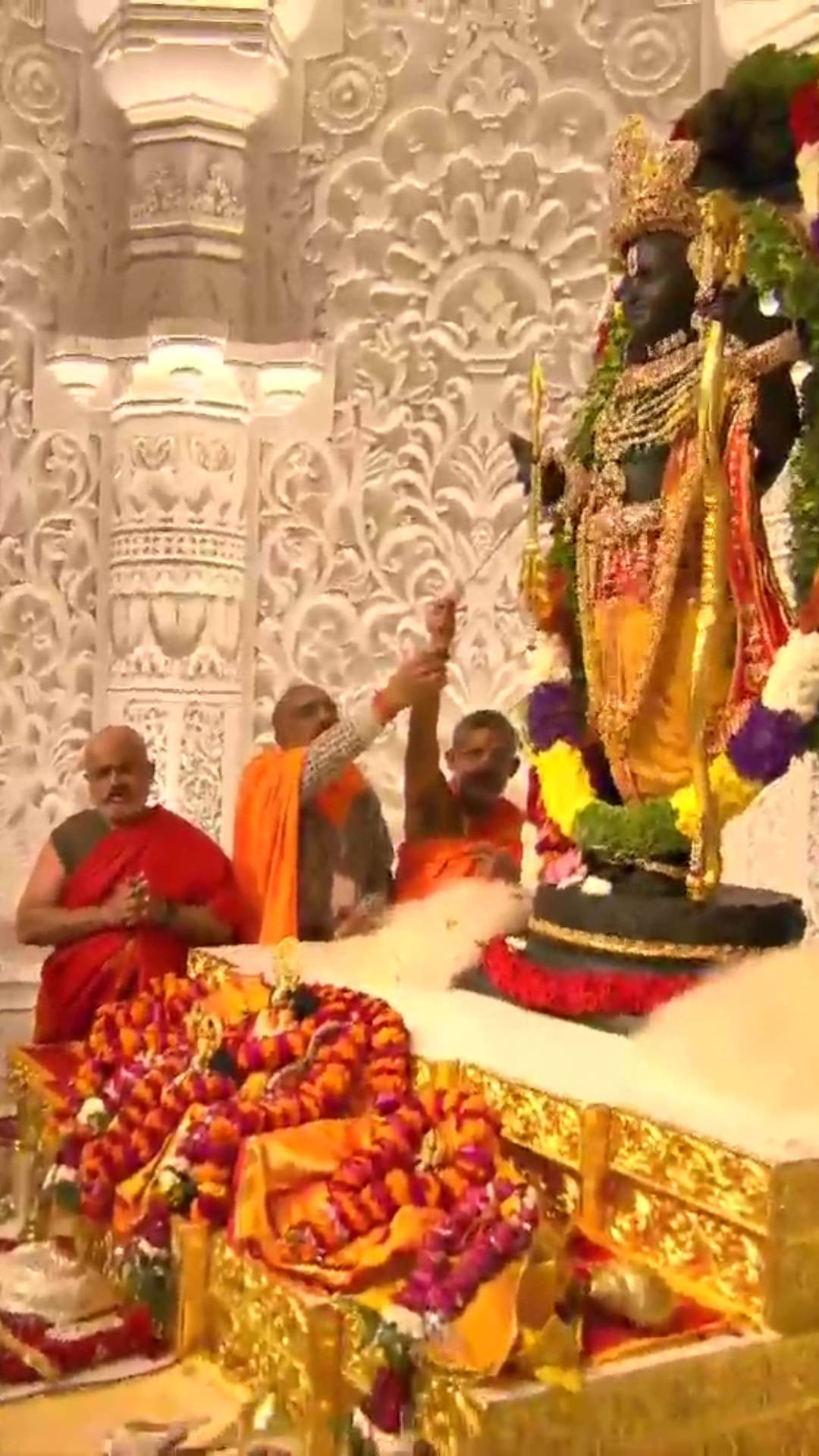 কেমন হবে রামলালার মূর্তি, এ নিয়ে কৌতূহল ছিল বিস্তর।