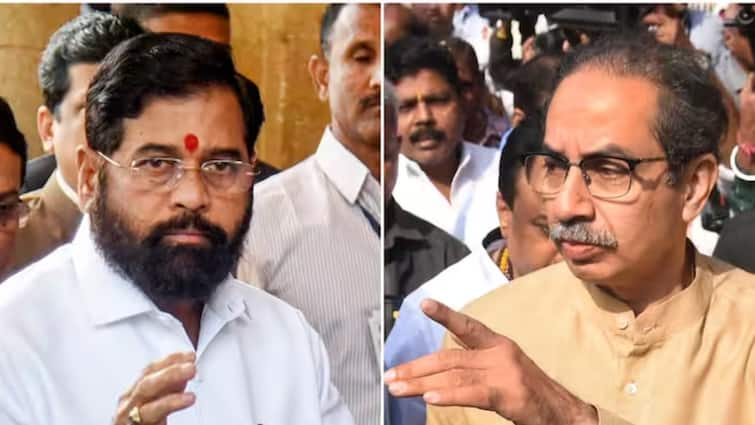 Shiv Sena MLA Disqualification case hearing in Supreme Court Notice issued to Eknath Shinde direction to submit statement in two weeks Maharashtra Politics detail marathi news MLA Disqualification Case :  एकनाथ शिंदेंना नोटीस जारी, दोन आठवड्यात म्हणणं सादर करण्याचे निर्देश, शिवसेनेच्या आमदार अपात्रतेची सर्वोच्च न्यायालयात पुन्हा सुनावणी 