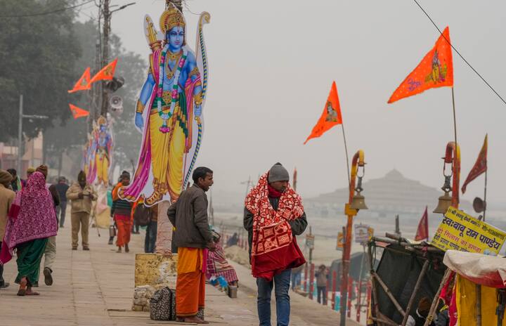 அயோத்தின் மூளை முடுக்கெங்கும் பறக்கும் ராமரின் கொடி (Photo Credits : PTI)