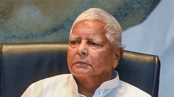 આરજેડી પ્રમુખ લાલુ પ્રસાદ યાદવને પણ રામ મંદિરના ઉદ્ઘાટન માટે આમંત્રણ આપવામાં આવ્યું હતું પરંતુ તેમણે તેનો ઇનકાર કર્યો હતો. જોકે, તેમણે કાર્યક્રમમાં ન આવવા માટે કોઈ કારણ જણાવ્યું ન હતું.