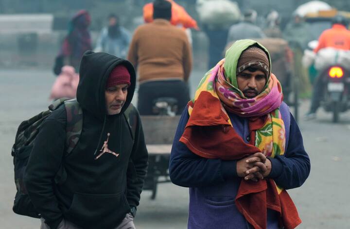 वहीं रिज में न्यूनतम तापमान 5.6 डिग्री सेल्सियस दर्ज हुआ, जो सामान्य से -3.9 कम है. सफदरजंग में न्यूनतम तापमान 6.0 डिग्री सेल्सियस दर्ज हुआ, जो सामान्य से -2.7 कम है. (फाइल फोटो)