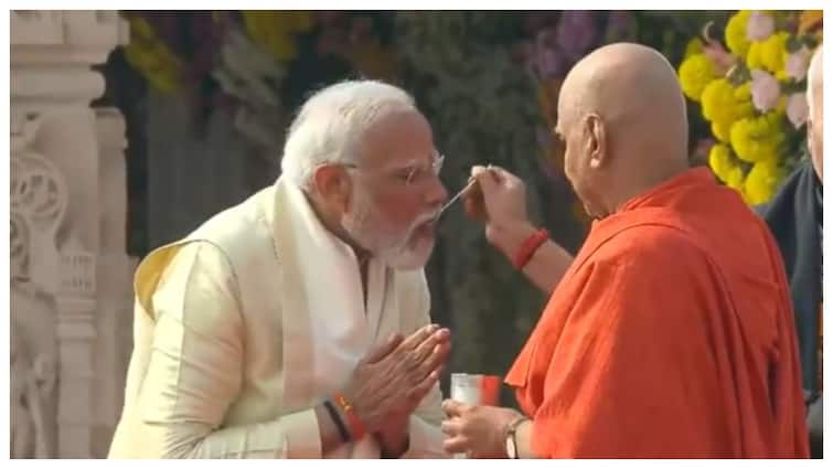 PM Modi Ends 11-Day Fast After Ram Lalla's Pran Pratishtha Ceremony In Ayodhya. WATCH PM Modi Ends 11-Day Fast After Ram Lalla's Pran Pratishtha Ceremony In Ayodhya. WATCH