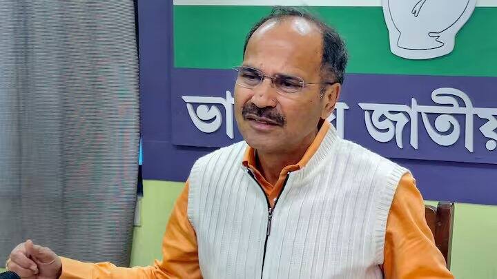 લોકસભામાં વિપક્ષના નેતા અધીર રંજન ચૌધરીએ પણ રામ મંદિરના ઉદ્ઘાટનમાં હાજરી આપવાનું આમંત્રણ ઠુકરાવી દીધું છે. કોંગ્રેસની ટોચની નેતાગીરી માત્ર એક જ વાત કહી રહી છે કે આ ભાજપ અને આરએસએસનો કાર્યક્રમ છે.