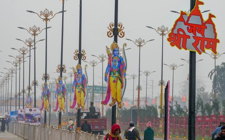 மின் விளக்குகளில், மிளிரும் ராமரின் கட்-அவுட்டுகள் (Photo Credits : PTI)