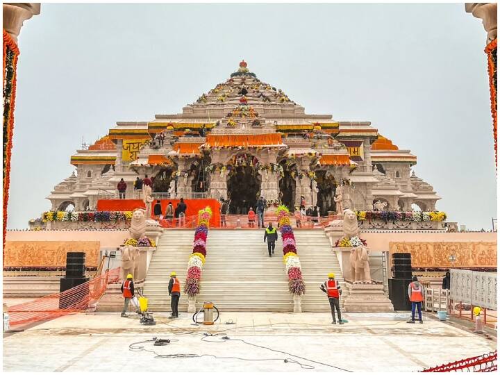 Ayodhya Ram Mandir Inauguration Ayodhya decorated Devotees Gathered Tight Security saryu beach ABPP अभेद्य किले में तब्दील अयोध्या: प्राण प्रतिष्ठा के श्रृंगार में डूबा दिव्य धाम, जानिए कैसा है राम मंदिर के आसपास का नजारा?