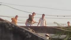 गुजरात के मेहसाणा में राम शोभायात्रा पर हुआ पथराव, पुलिस ने छोड़े आंसू गैस के गोले