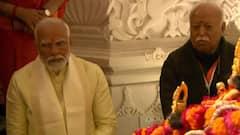 Ram Mandir Inauguration: कभी रामलला तो कभी मोदी को देखते रहे भागवत, जानें प्राण प्रतिष्ठा के वक्त और कौन-कौन मौजूद रहा